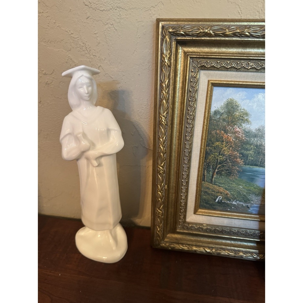 Royal Doulton Female Graduation Figurine HN3942‎ White Bone China England